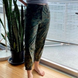 24x32 Camo Boyfriend G-Star RAW Joggers